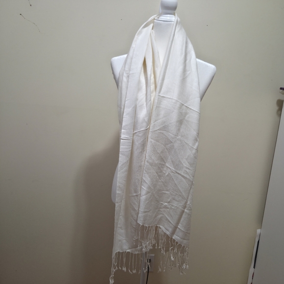 Pashmina Gray Cocktails On The Patio Fringe Scarf - Picture 9 of 11